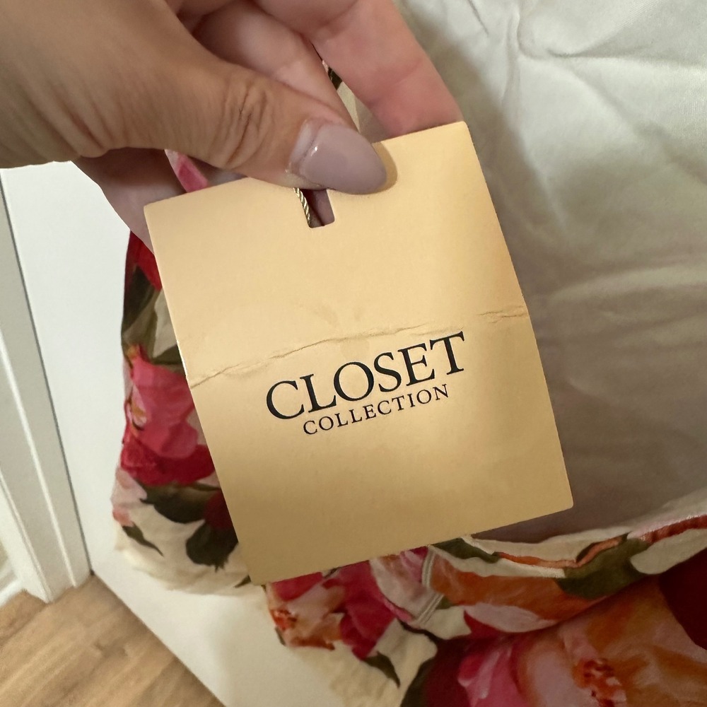 Closet Collection | NWT Floral Tropical Print Open Back Dress, Size S - Picture 4 of 6